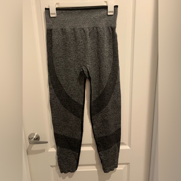 PINK Victoria's Secret Pants - Victoria Secret PINK Large Gray Seamless Leggings Stretch Comfy Workout Casual